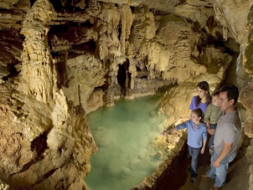 Natural Bridge Caverns